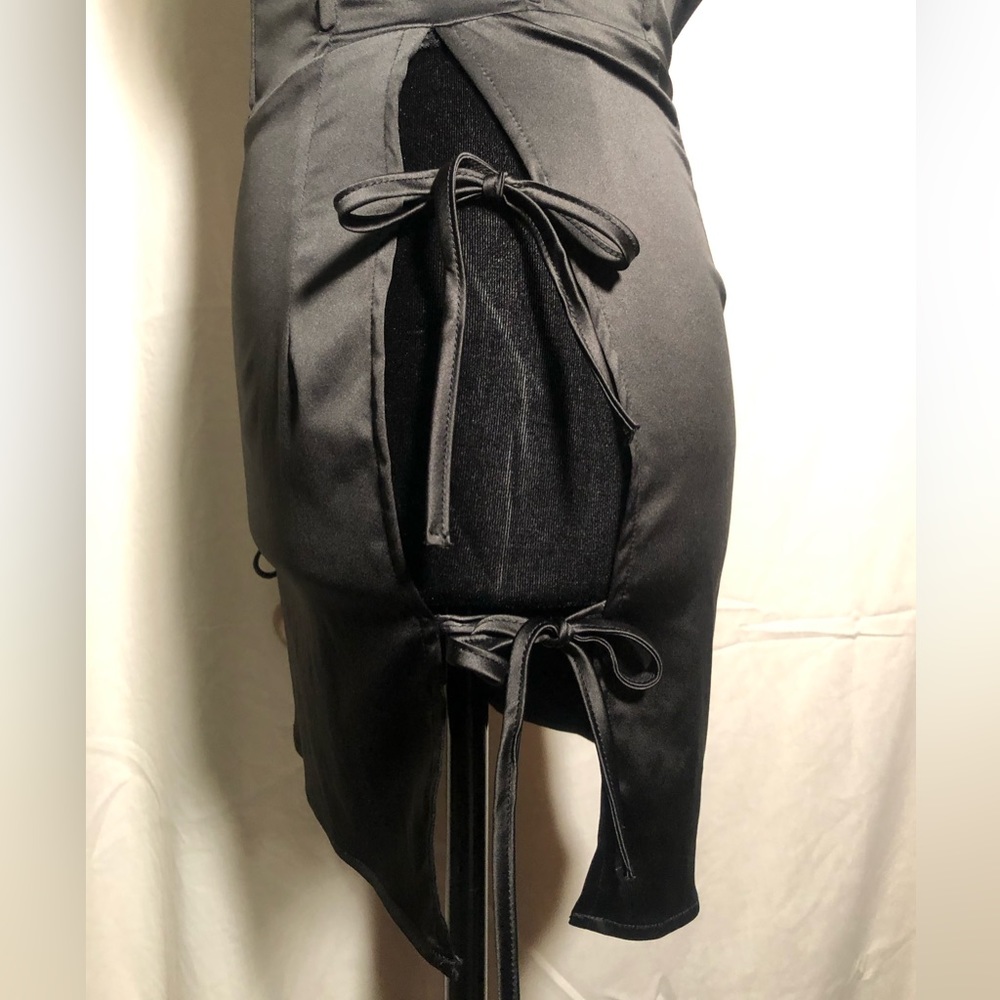 Satin Little Black - Picture 5 of 11